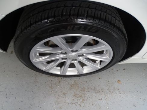 Certified 2024 Cadillac CT5 Luxury w/ Sun And Sound Package image 28