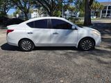 Used 2014 Nissan Versa SV image 4