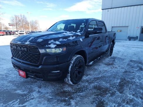New 2026 RAM 1500 4x4 Crew Cab image 3