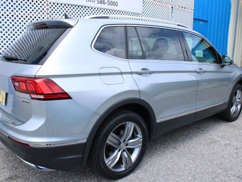 Used 2019 Volkswagen Tiguan SEL Premium w/ 3rd Row Seat Package AWD/4WD image 6