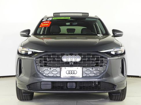 Used 2025 Audi Q5 Premium Plus w/ Premium Plus AWD/4WD image 3