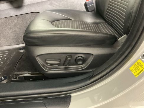 Used 2022 Toyota Camry SE FWD image 21