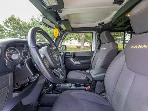 Used 2013 Jeep Wrangler Unlimited Sahara AWD/4WD image 12