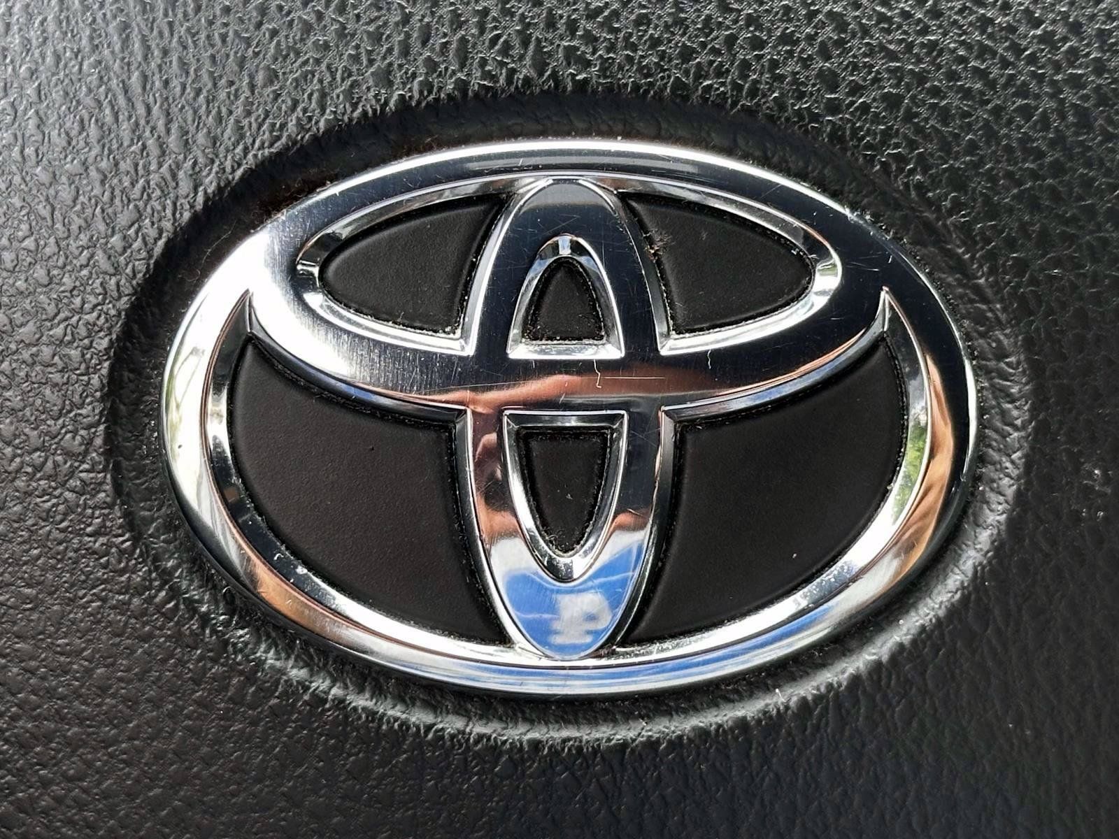 Certified 2019 Toyota C-HR LE FWD image 24