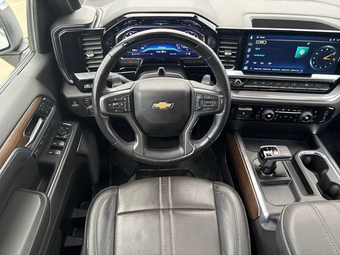 Used 2025 Chevrolet Silverado 1500 High Country AWD/4WD image 19