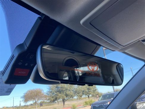 New 2026 Toyota Highlander XLE image 20