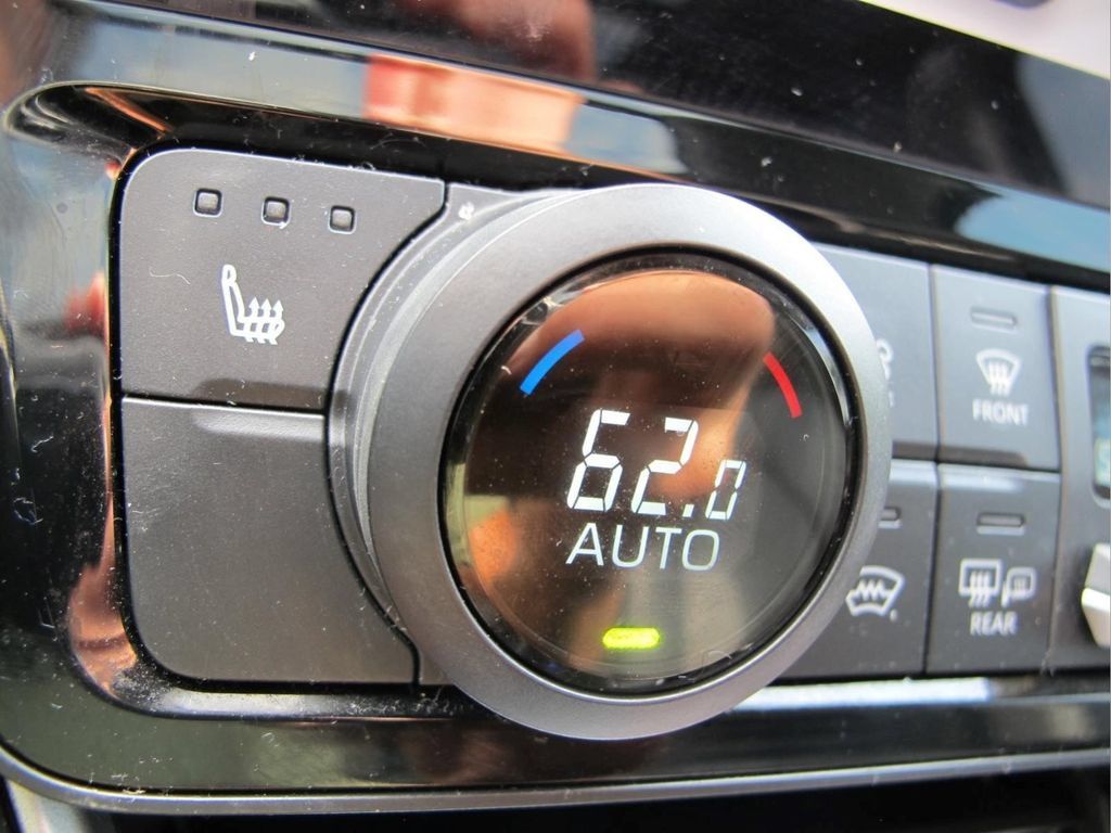 Used 2025 Toyota Grand Highlander AWD image 15