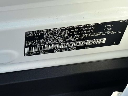 Used 2023 Toyota RAV4 Limited AWD/4WD image 33