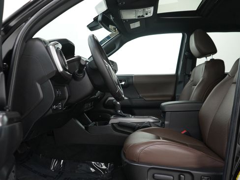 Used 2023 Toyota Tacoma Limited AWD/4WD image 24