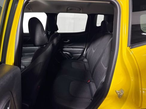 Used 2023 Jeep Renegade Trailhawk AWD/4WD image 20