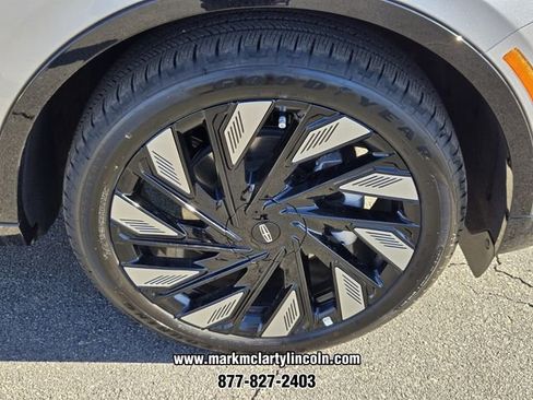 New 2026 Lincoln Nautilus Reserve w/ Jet Appearance Package AWD/4WD image 14