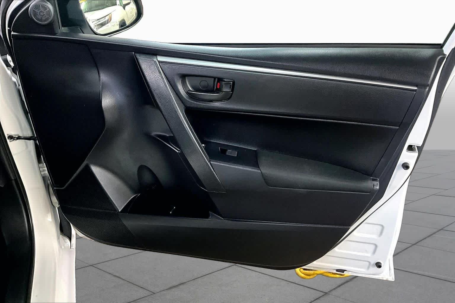 Used 2016 Toyota Corolla L FWD image 21
