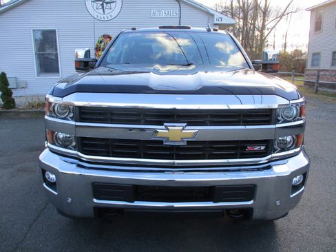 Used 2016 Chevrolet Silverado 2500 LTZ w/ LTZ Plus Package image 5