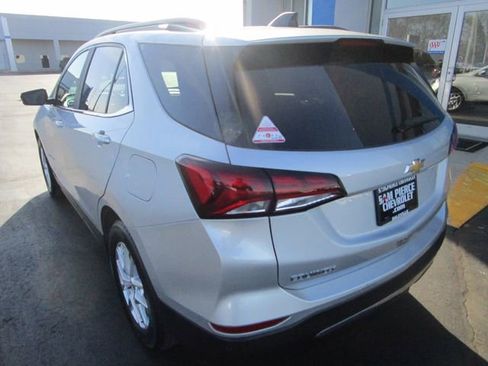 Used 2022 Chevrolet Equinox LT image 3