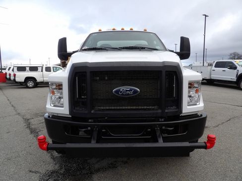 Used 2023 Ford F750 2WD Regular Cab Super Duty image 12