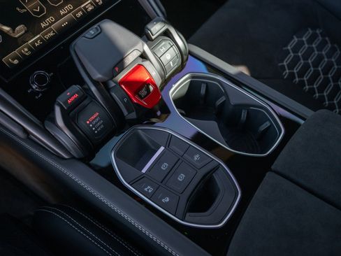 Used 2024 Lamborghini Urus S image 43