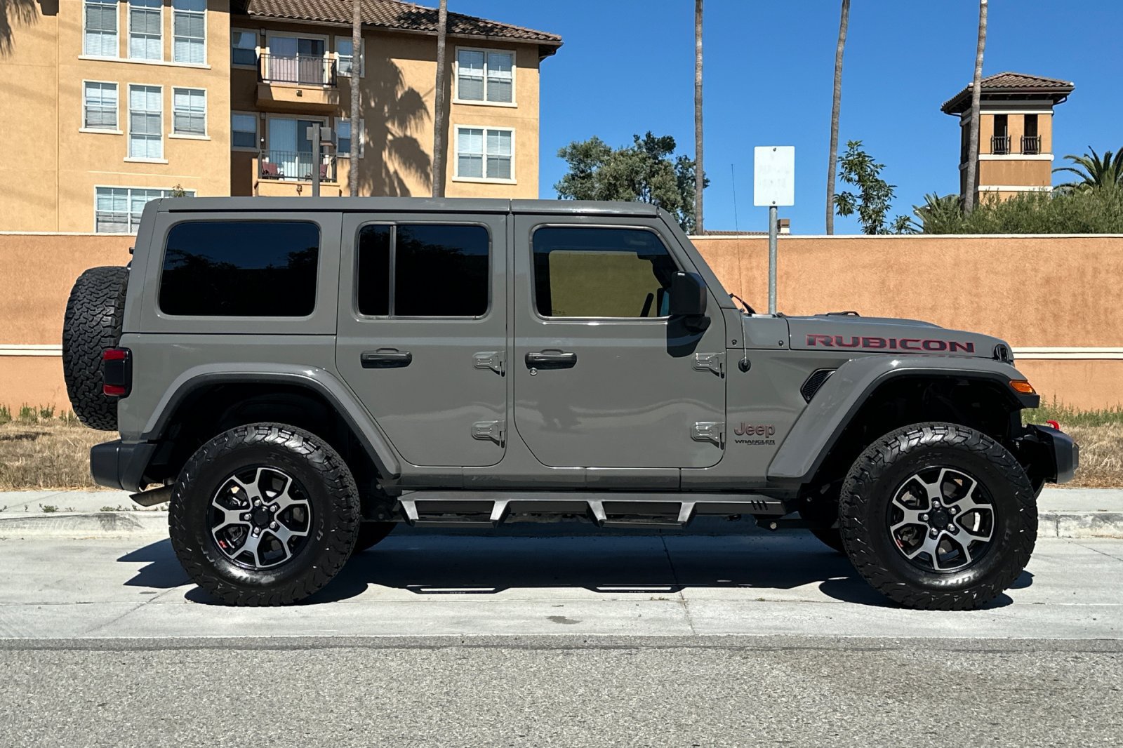 Used 2020 Jeep Wrangler Unlimited Rubicon AWD/4WD image 3