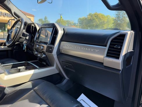 Used 2022 Ford F450 Lariat w/ FX4 Off-Road Package image 12