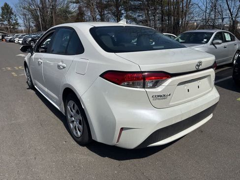 Used 2020 Toyota Corolla LE image 2