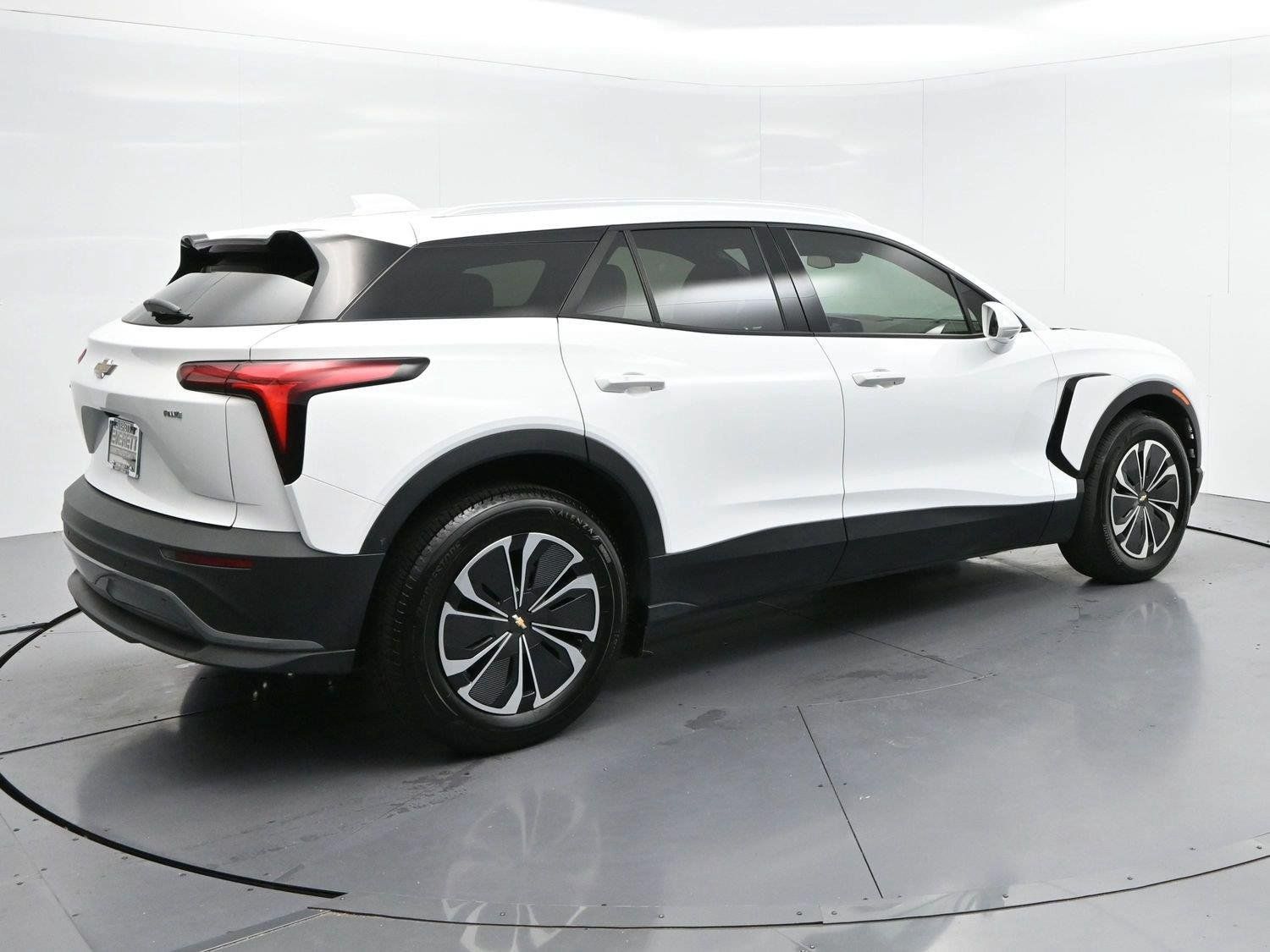 Used 2024 Chevrolet Blazer EV LT AWD/4WD image 7