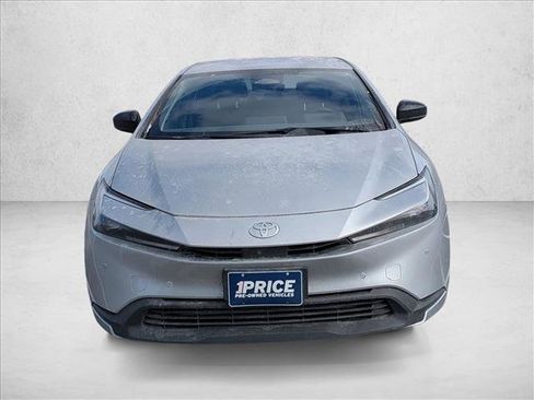 Used 2025 Toyota Prius LE image 2