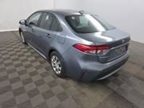 Used 2022 Toyota Corolla LE image 4