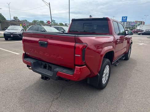 Used 2025 Toyota Tacoma SR5 AWD/4WD image 8