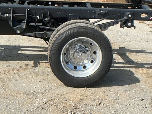 New 2025 RAM 5500 4x4 Regular Cab image 12