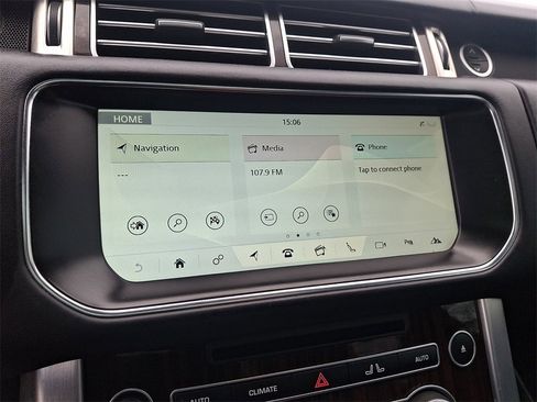 Used 2017 Land Rover Range Rover HSE image 18