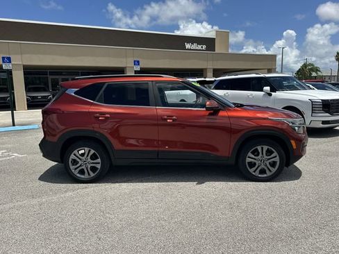 Used 2021 Kia Seltos S FWD image 5