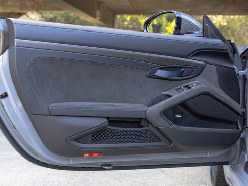 Certified 2025 Porsche 718 Cayman GT4 RS RWD image 33