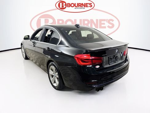 Used 2017 BMW 330i xDrive Sedan AWD/4WD image 7