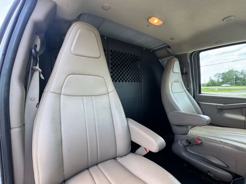 Used 2021 Chevrolet Express 2500 image 14