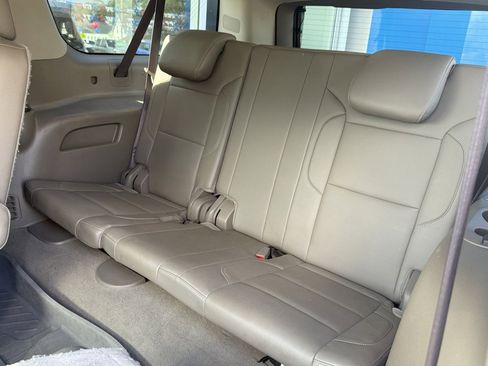 Used 2020 GMC Yukon XL SLT w/ Premium Edition image 49