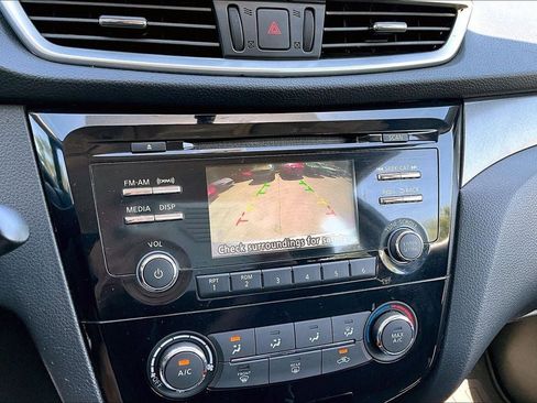Used 2015 Nissan Rogue S FWD image 24