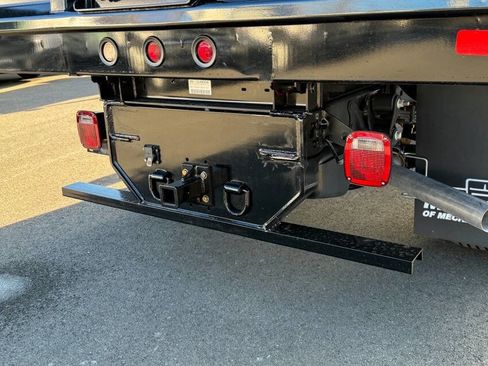 Used 2024 Ford F350 XLT image 19