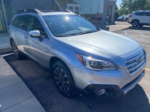Used 2017 Subaru Outback 2.5i Limited AWD/4WD image 2