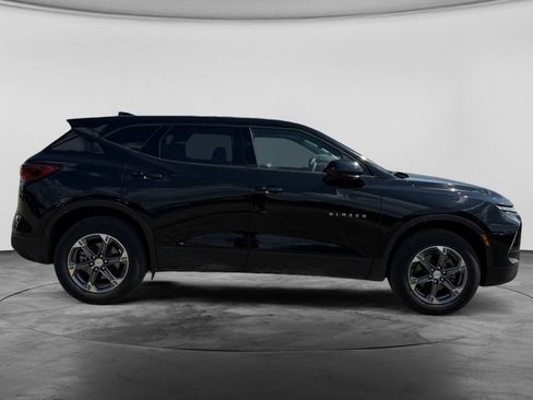 Used 2025 Chevrolet Blazer LT AWD/4WD image 10