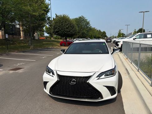 Used 2024 Lexus ES 350 F Sport w/ Accessory Package (Z2) FWD image 2
