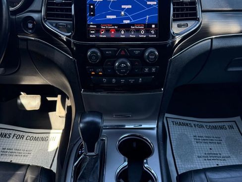 Used 2020 Jeep Grand Cherokee Limited image 23