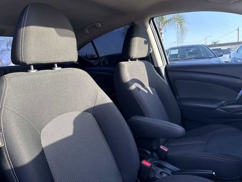 Used 2015 Nissan Versa SV FWD image 17