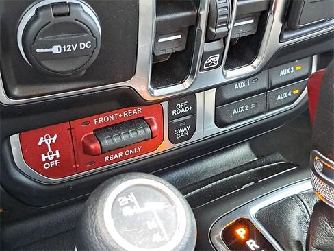 Used 2024 Jeep Gladiator Rubicon w/ Safety Group image 17