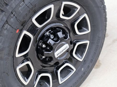 New 2026 Ford F250 Platinum image 38