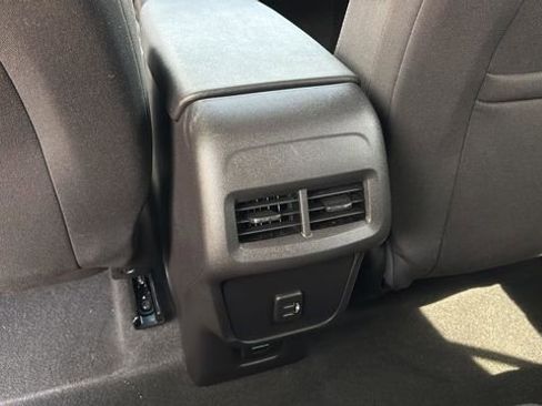 Used 2024 Chevrolet Equinox LT image 21