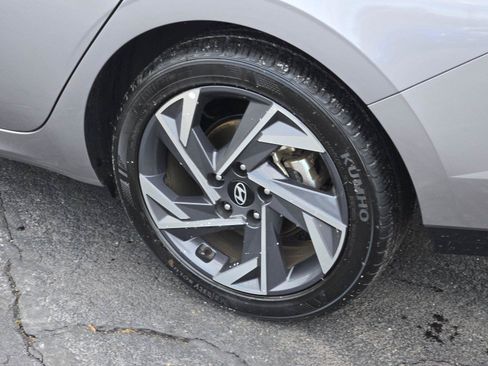 Used 2025 Hyundai Elantra SEL FWD image 18
