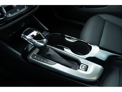Used 2025 Buick Envista Sport Touring w/ Convenience I Package FWD image 25