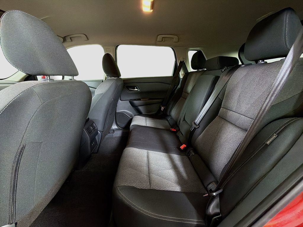 Used 2025 Nissan Rogue SV AWD/4WD image 21