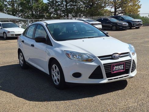 Used 2014 Ford Focus S FWD image 3