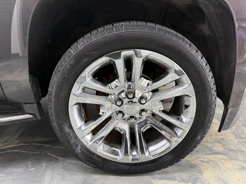 Used 2017 GMC Yukon SLT AWD/4WD image 35