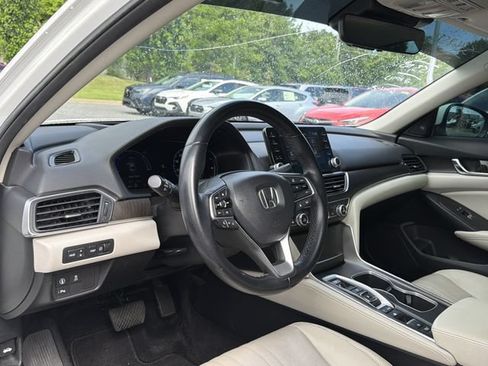Used 2021 Honda Accord Touring image 8